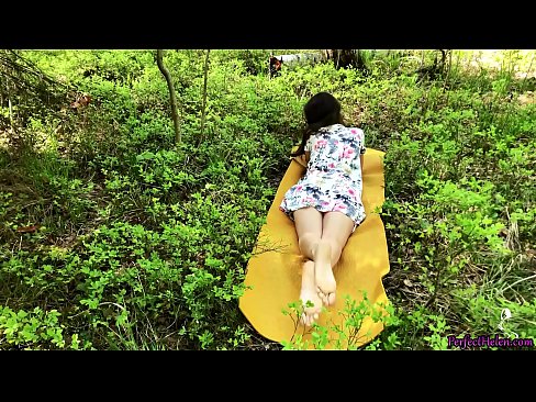 ❤️ Estranho na Tinder Masturba-me a rata e fode apaixonadamente na floresta ❤️❌ Porno fodido em nós