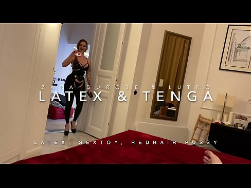❤️ Escada ruiva em traje de látex fodida por meio de meio-irmão ❤️❌ Porno fodido em nós