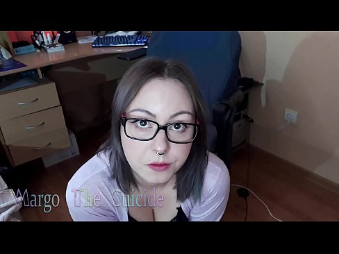 ❤️ Rapariga Sexy com Dildo de Óculos Chupa Profundamente na Câmara ❤️❌ Porno fodido em nós